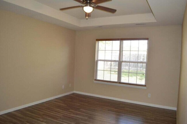 Building Photo - 5105 Sandstone Dr