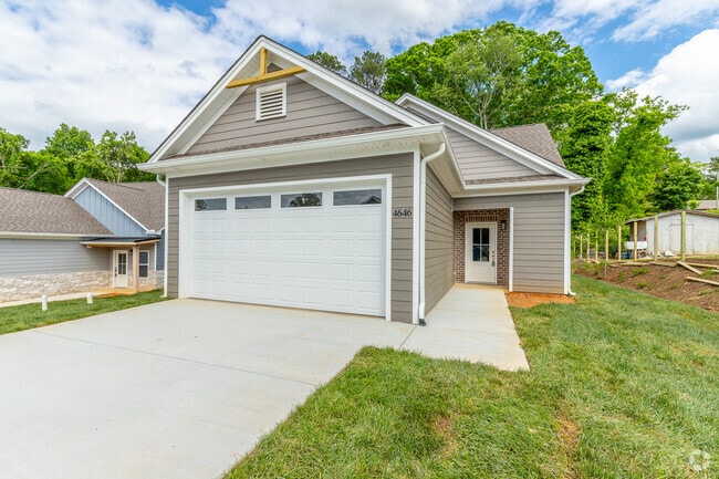 Building Photo - 4646 Heiskell Dr