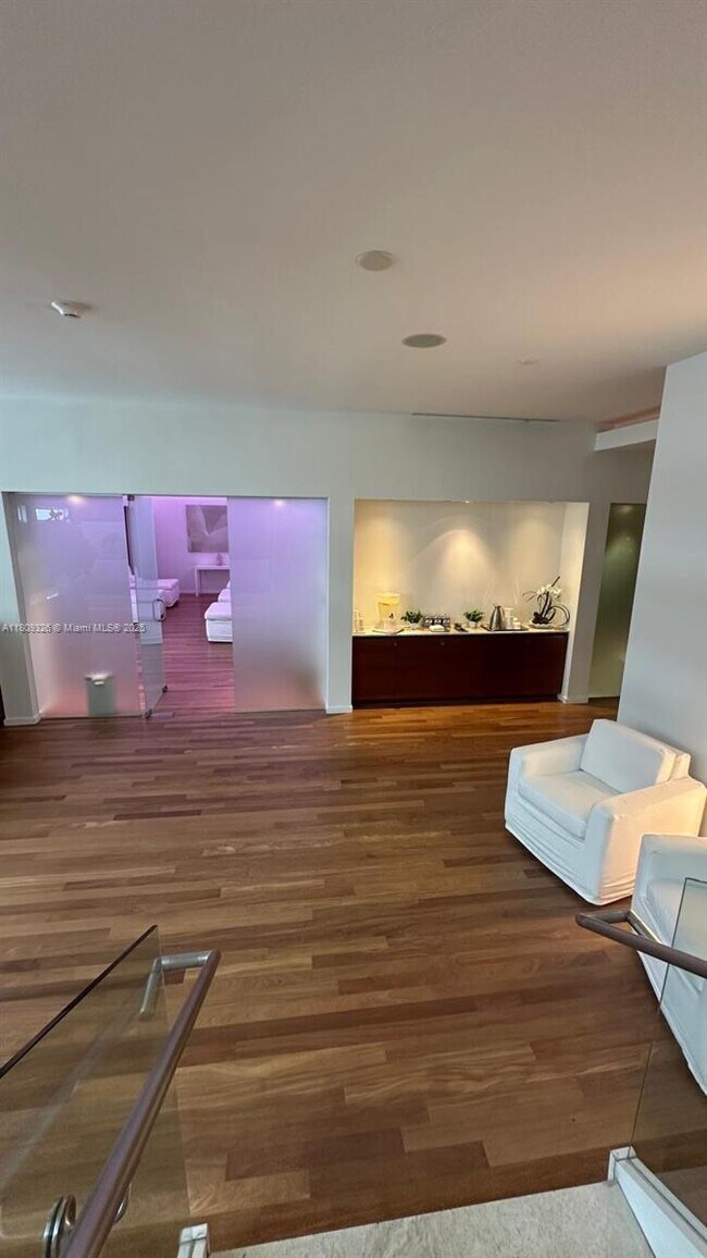 Building Photo - 1040 Biscayne Blvd