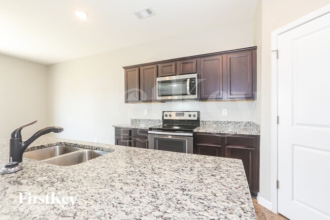 Foto del edificio - 156 Alexander Ln