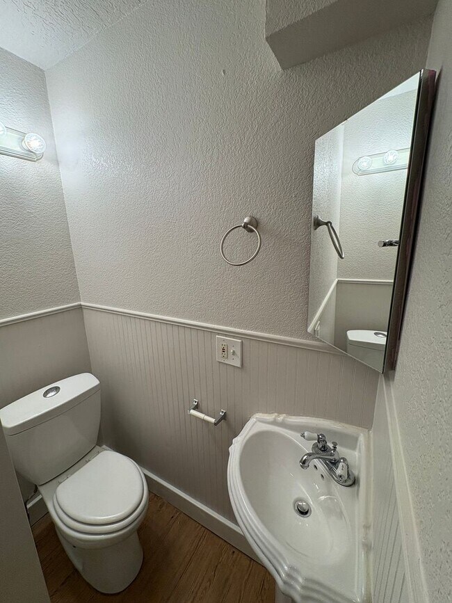 Foto del edificio - Private Suites in a Beautiful Shared Home Near UNC & Coffee Shops