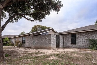 Building Photo - 208 Miller Dr