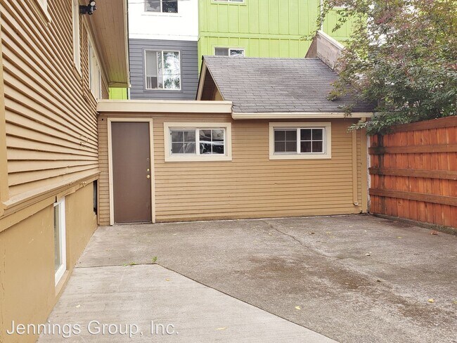 Building Photo - 471 E 13th Ave