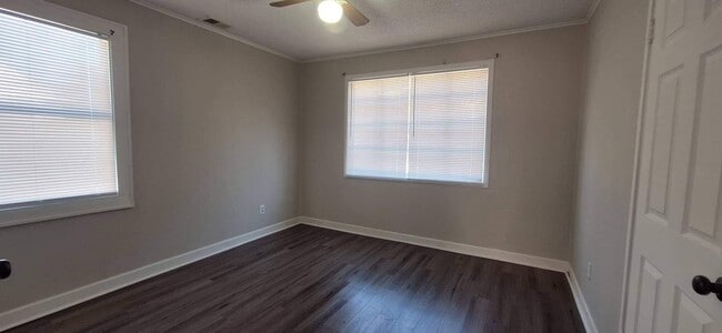 Building Photo - Newly Renovated 2 BR Home| Berclair | Open to Section 8