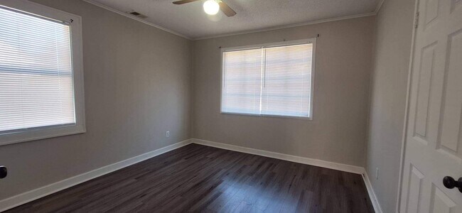 Foto del edificio - Newly Renovated 2 BR Home| Berclair | Open to Section 8
