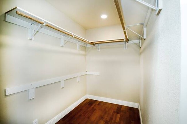 Building Photo - 1113 Remington Ct