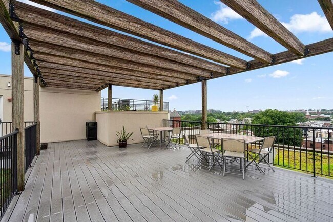 Foto del edificio - 1115 H St NE