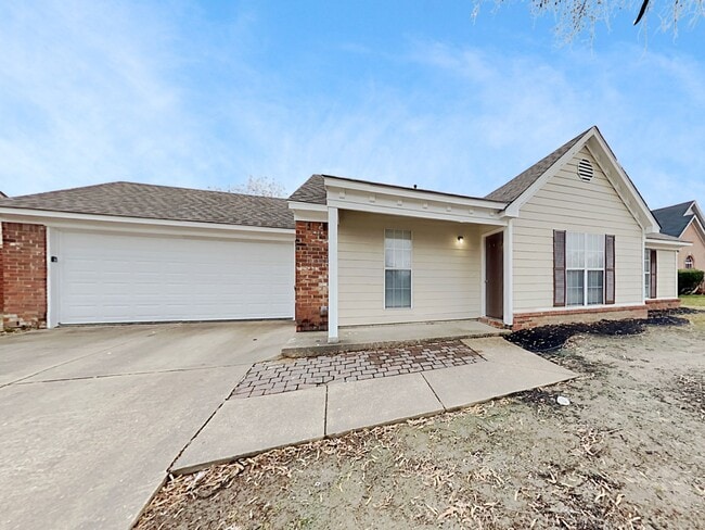 Building Photo - 7825 Sarah Ann Dr S