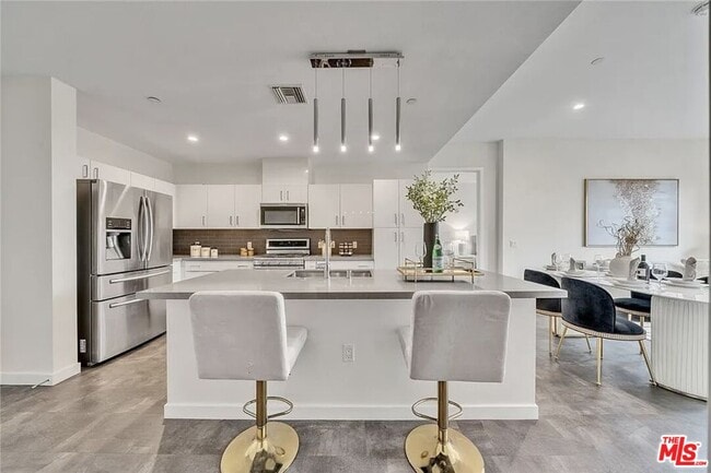 Building Photo - 4140 Glencoe Ave