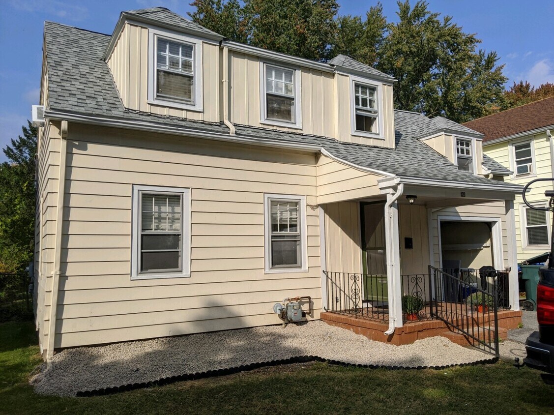 120 Edgemont Rd, Rochester, NY 14620 House Rental in Rochester, NY