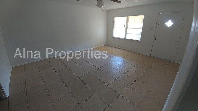 Building Photo - 422 Dawson Cir
