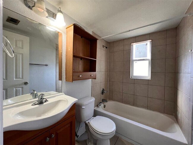 Foto del edificio - 1710 S Washington Ave