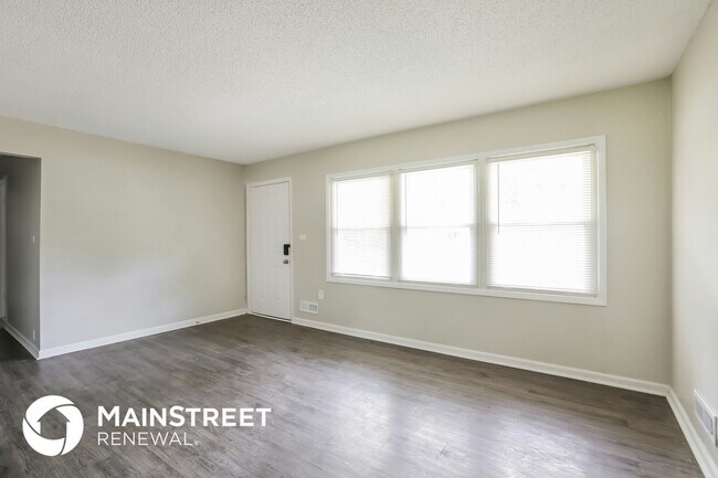 Foto del edificio - 10903 Bennington Ave