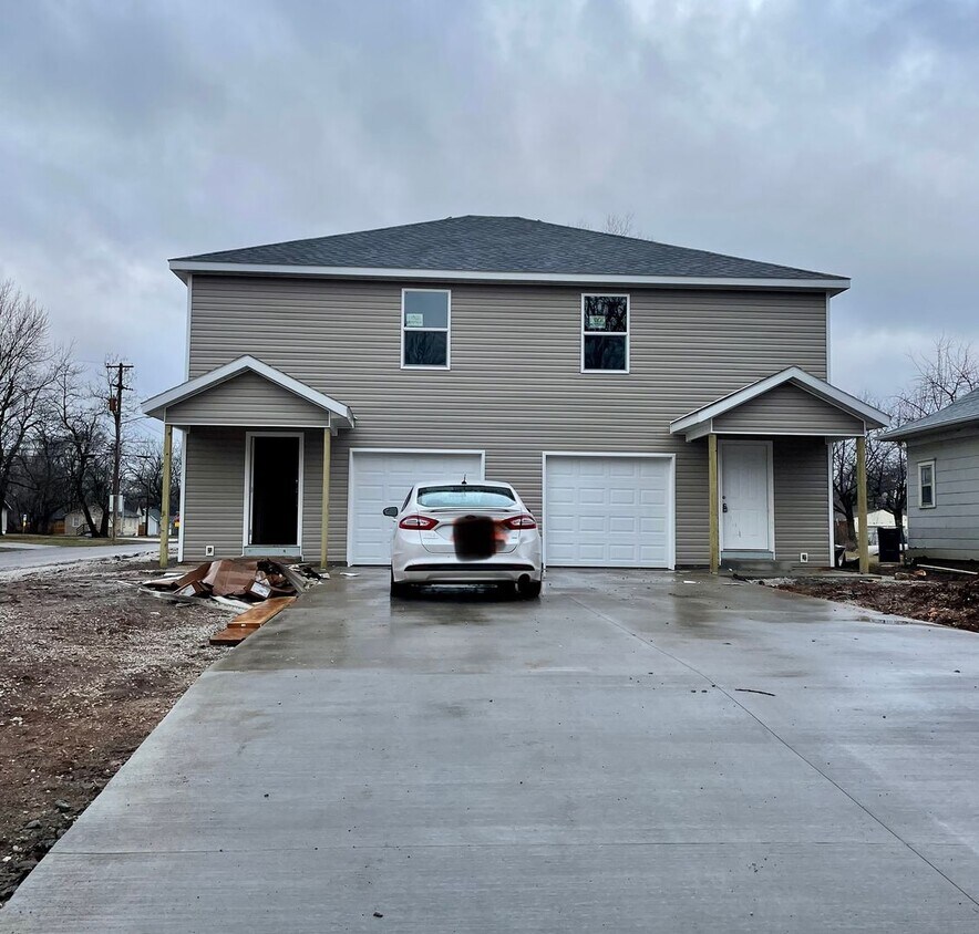 Foto principal - 801 N Nettleton Ave