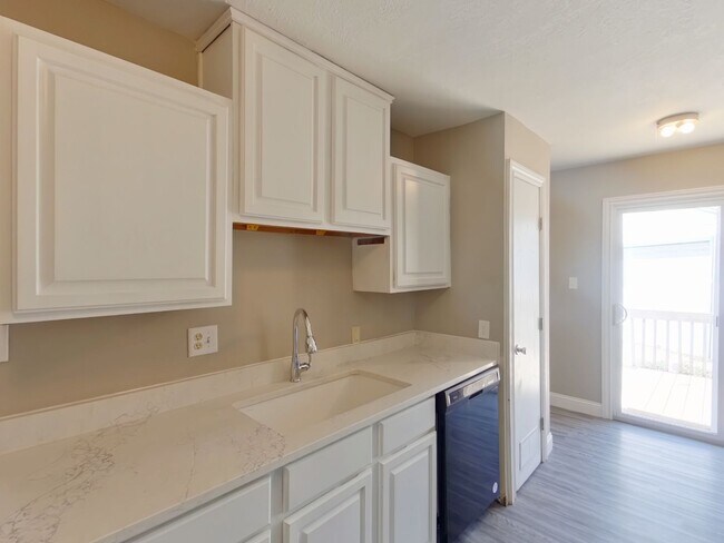 Building Photo - 1921 N Garland St