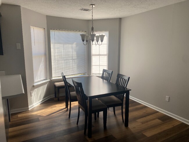 Building Photo - 3683 Old Ferry Rd