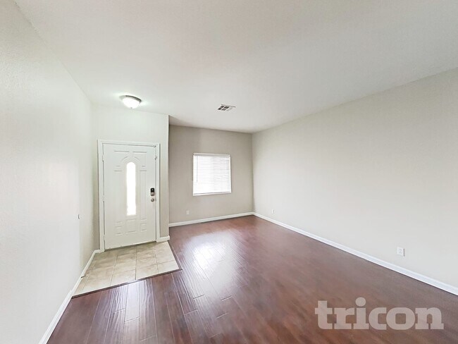 Foto del edificio - 717 Horse Stable Ave