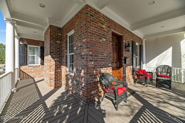 Foto del edificio - Resort-Style Living | Furnished Townhome with Veranda & Views | Tennis & Golf