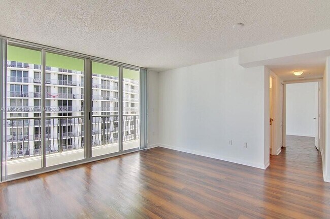 Foto del edificio - 1756 N Bayshore Dr