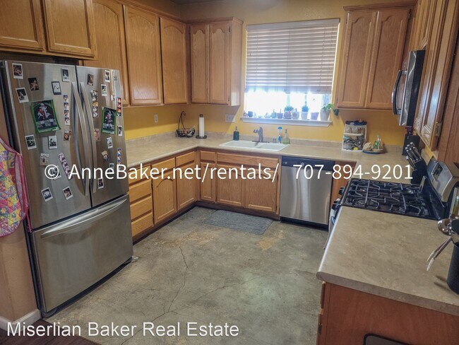 Foto del edificio - 3 br, 2.5 bath House - 92 W Brookside Drive