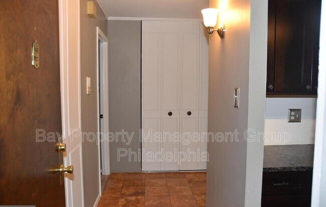 Building Photo - 448 Drummers Ln
