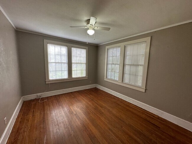 Foto del edificio - 306 N Meridian St
