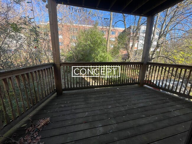 Building Photo - 54 Lawn St