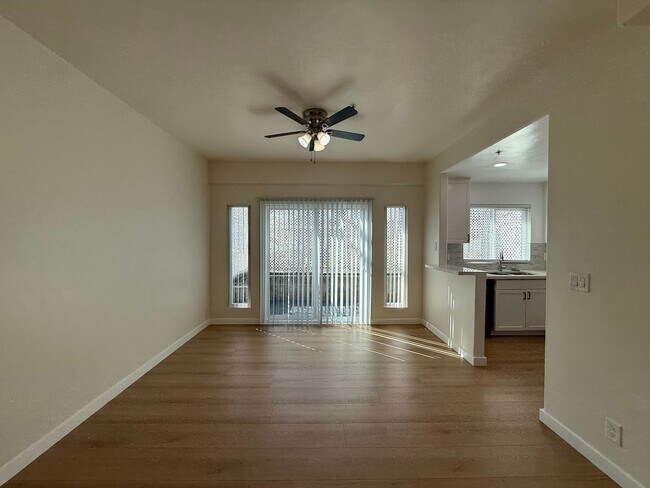 Foto del edificio - 11035 Moorpark St
