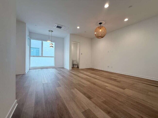 Foto del edificio - 10917 1/2 Otsego St