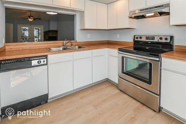 Building Photo - 3129 Courtney Woods Ct