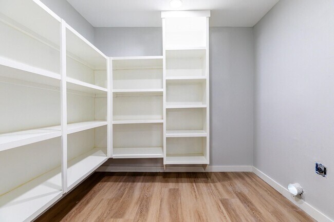 Foto del edificio - 9529 Fairland Dr