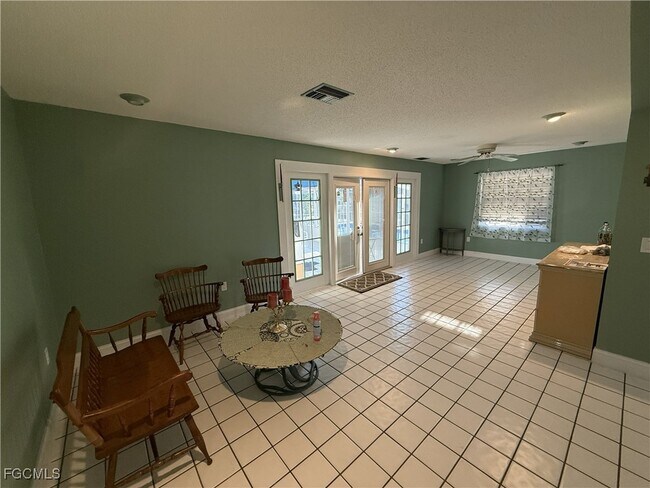 Foto del edificio - 14801 Randolph Ct