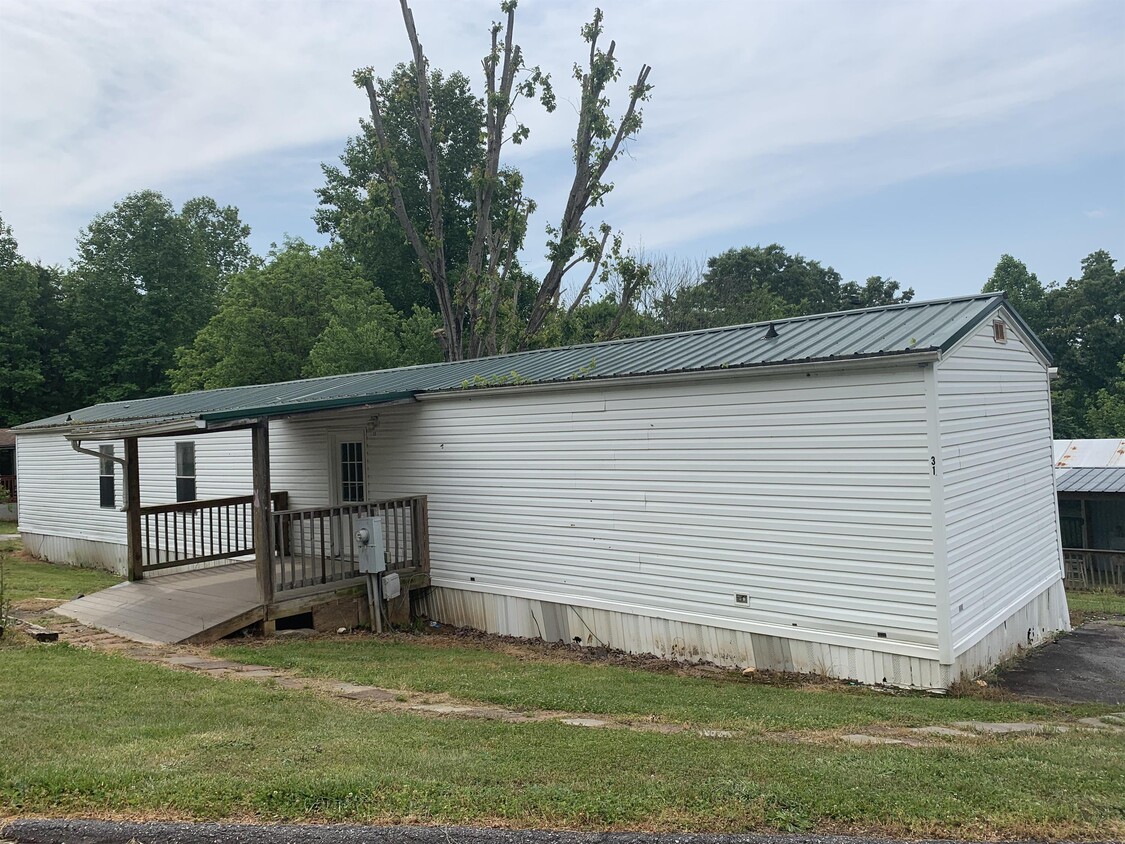 31 Misty Mountain Way, Candler, NC 28715 House Rental in Candler, NC