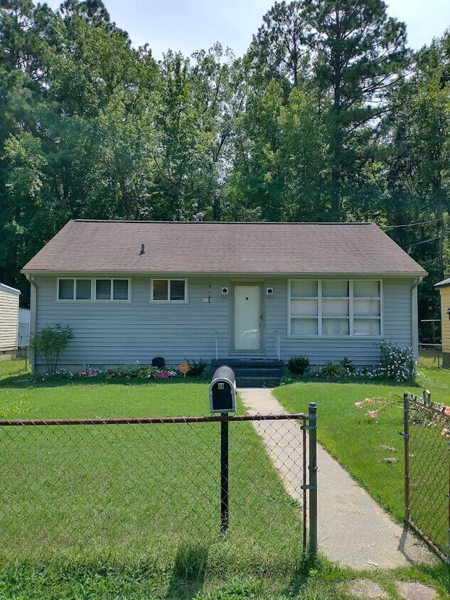 2224 S Whitehill Dr, Petersburg, VA 23803 House Rental in Petersburg