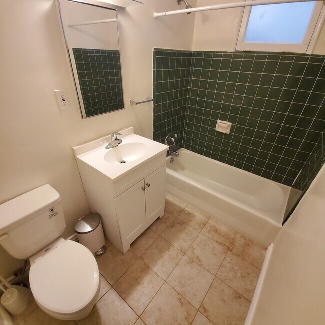 bathroom - 148 1st St