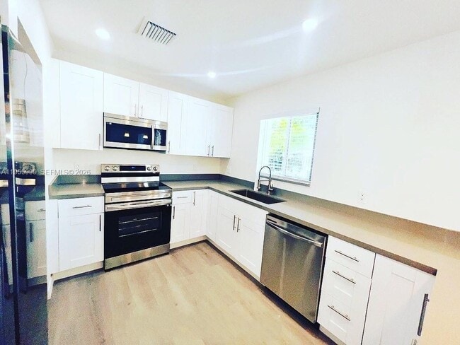 Building Photo - 7128 SW 22nd St