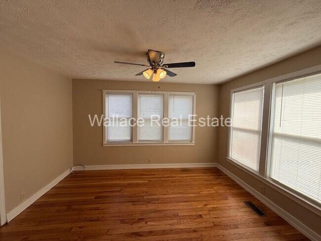 Foto del edificio - NO STEPS...UPDATED 3 BEDROOM RANCH LOCATED IN FARRAGUT!!