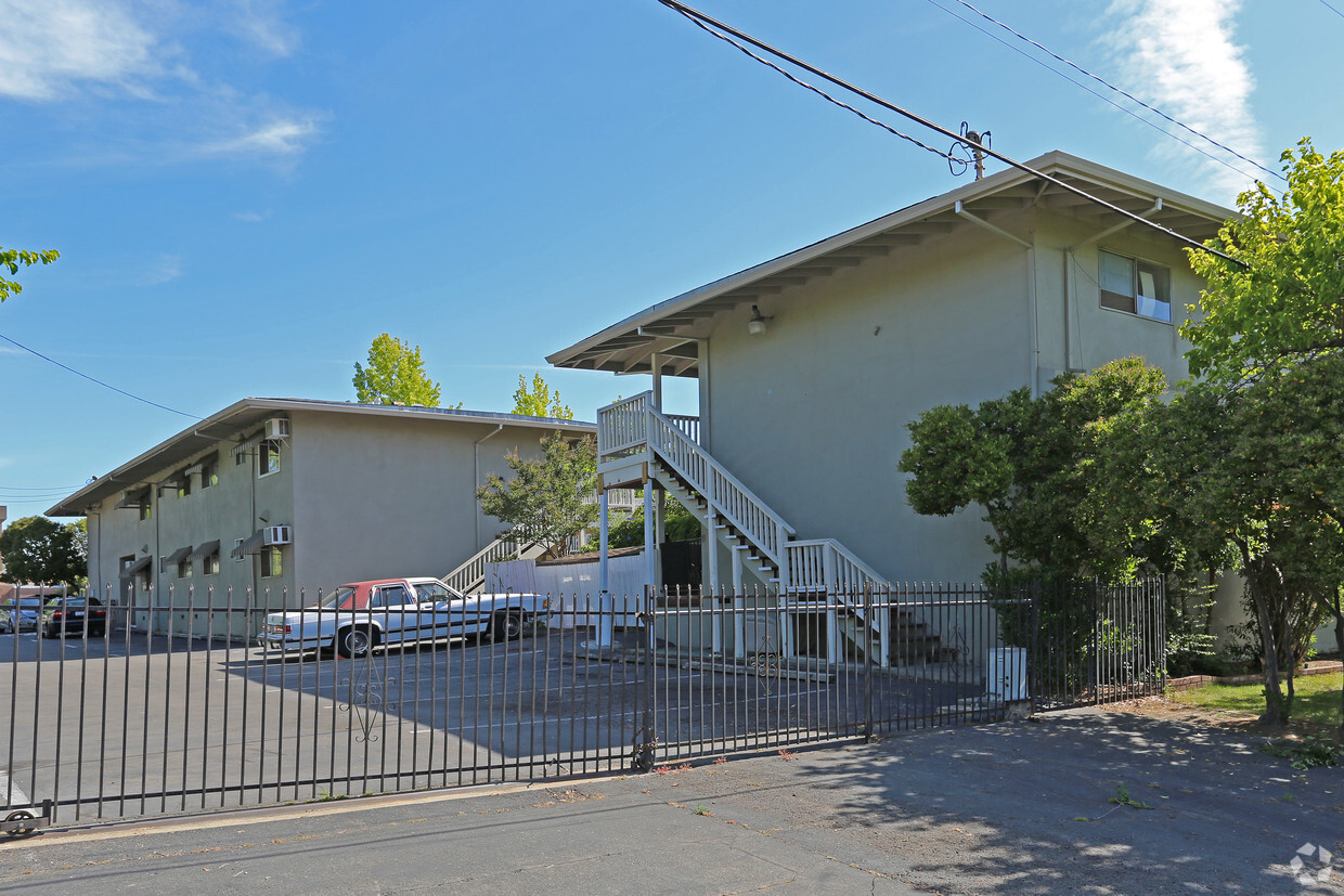 Building Photo - Bel Aire Garden Apartments