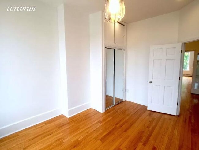 Foto del edificio - 3 Nassau Ave