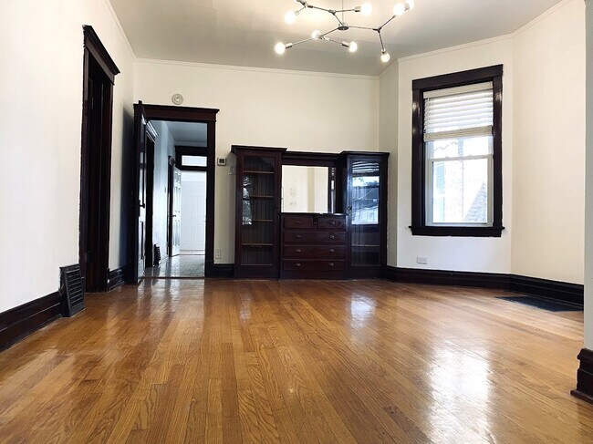 Dining room, hutch - 2014 W Fletcher St