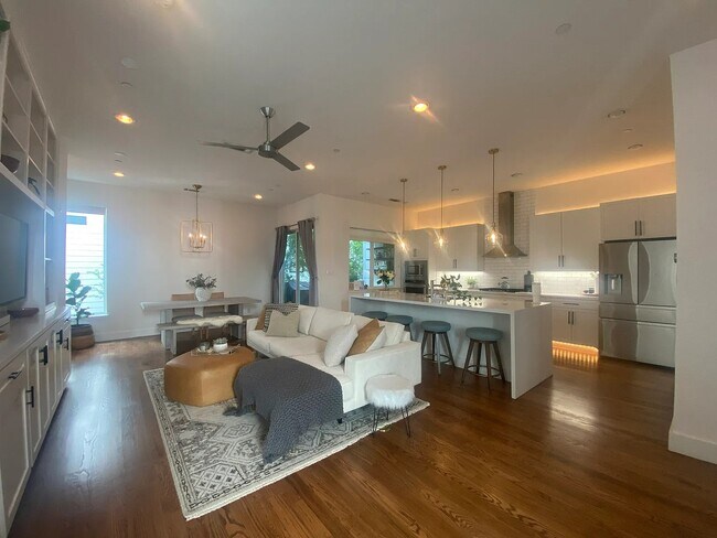 Foto del edificio - 5705 Bryan Pky