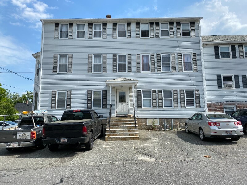 23 Lincoln St Unit 2, Milford, MA 01757 Room for Rent in Milford, MA