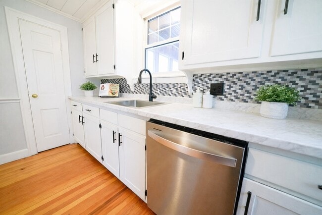 Building Photo - 14 Paul Revere Rd