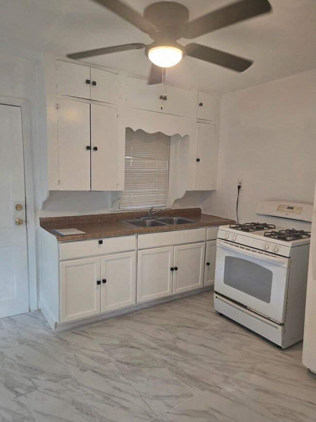 Building Photo - Homes For Rent In TX: Galena Park 77547 – 9th 1BR