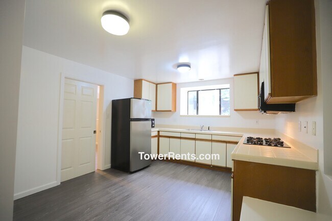 Foto del edificio - 2566-2568 22nd Avenue