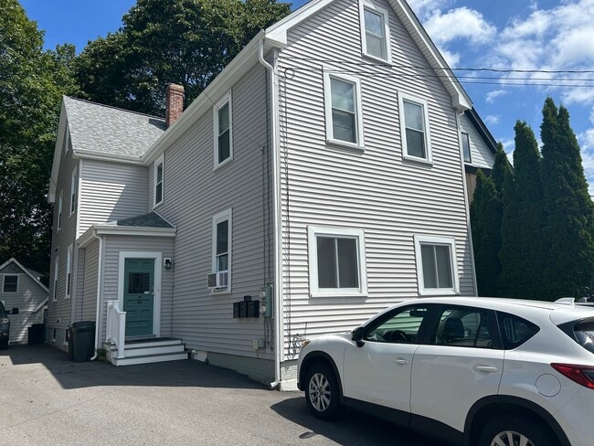 Building Photo - 145 Stark St