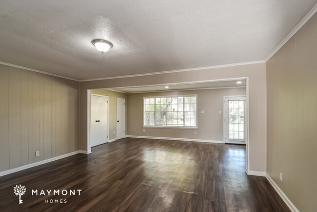 Foto del edificio - 4859 Gill Rd