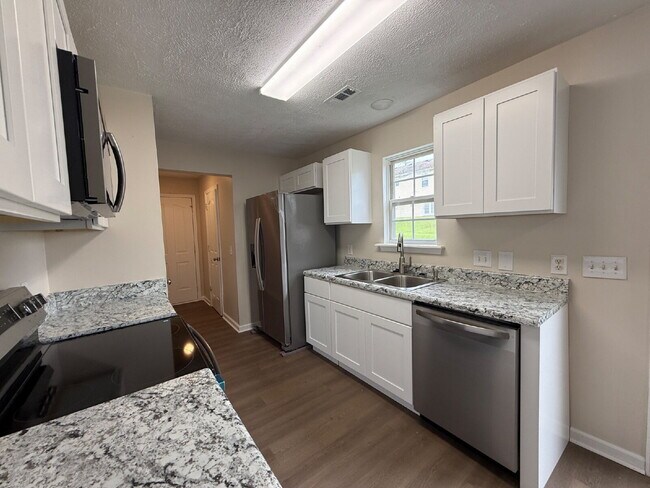 Building Photo - Fully renovated 3 Bed Home in La Vergne with 2-Car Garage