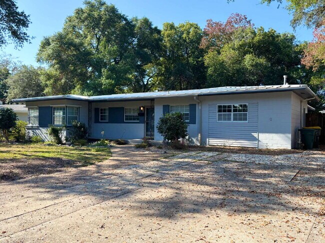 Foto del edificio - $200.00 Off The First Month's Rent!