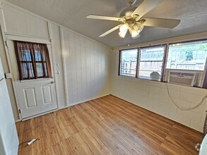 Building Photo - 1050 Aheahe Ave